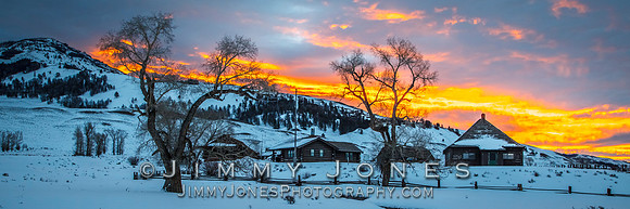 Buffalo Ranch at Sunrise ~ Lamar Valley - BS/P0131